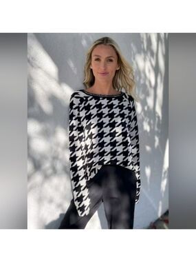 SIX/FIFTY NWT MODESTY WITH STYLE BLACK & WHITE KNIT HOUNDSTOOTH SWEATER SIZE MED